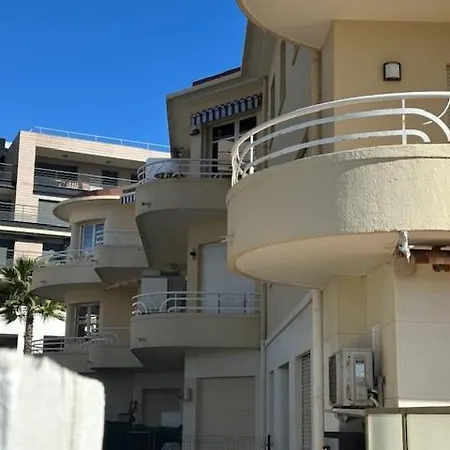 Provence-style Sea Across The Street 아파트
