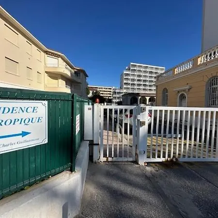 아파트 Provence-style Sea Across The Street 앙티브